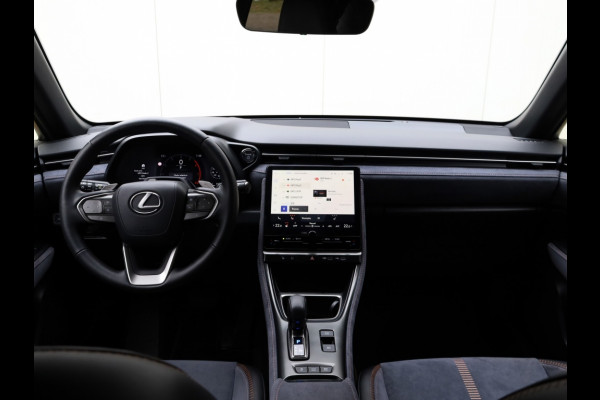 Lexus LBX Cool 2WD | Advanced Pack | Mark Levinson | 360 Camera | Head-Up