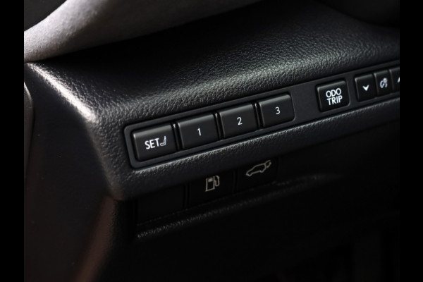 Lexus LBX Cool 2WD | Advanced Pack | Mark Levinson | 360 Camera | Head-Up