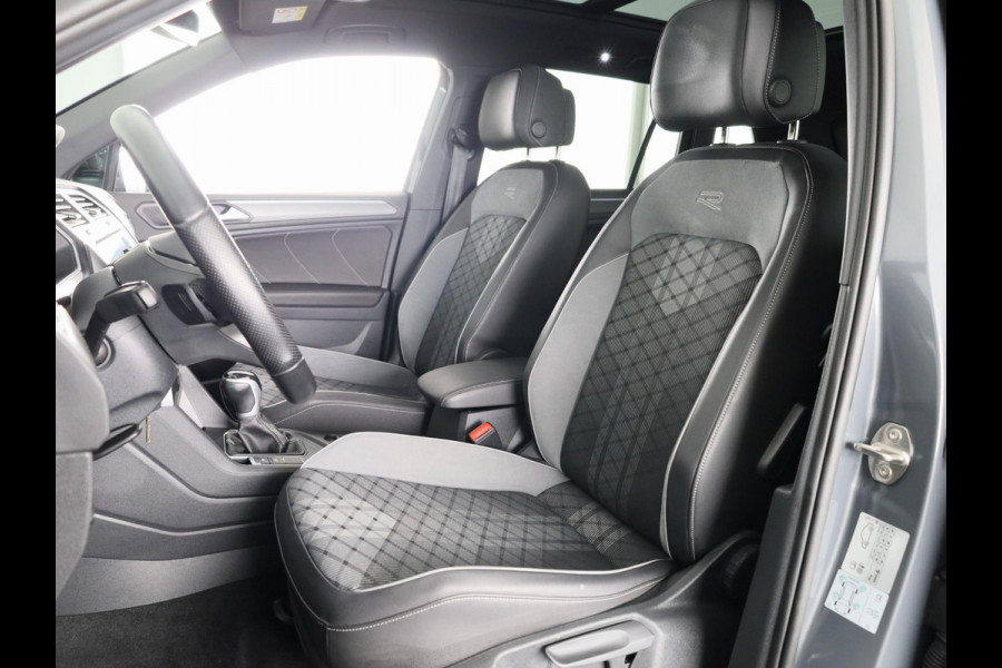 Volkswagen Tiguan 1.4 TSI eHybrid R-Line Business+ 245 pk Automaat (DSG) | Verlengde garantie | Navigatie | Panoramadak | Trekhaak (afneembaar) | Parkeersensoren (Park assist) | Achteruitrijcamera | Stoelverwarming |