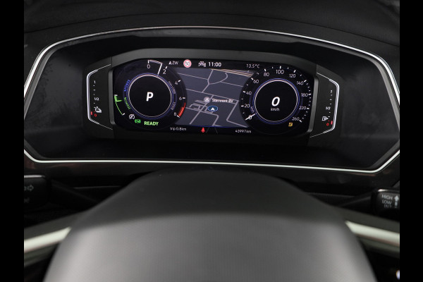 Volkswagen Tiguan 1.4 TSI eHybrid R-Line Business+ 245 pk Automaat (DSG) | Verlengde garantie | Navigatie | Panoramadak | Trekhaak (afneembaar) | Parkeersensoren (Park assist) | Achteruitrijcamera | Stoelverwarming |