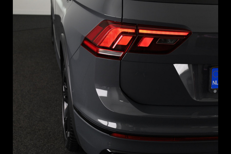 Volkswagen Tiguan 1.4 TSI eHybrid R-Line Business+ 245 pk Automaat (DSG) | Verlengde garantie | Navigatie | Panoramadak | Trekhaak (afneembaar) | Parkeersensoren (Park assist) | Achteruitrijcamera | Stoelverwarming |