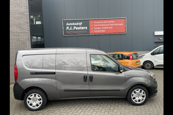 Fiat Doblò Cargo 1.6 MJ L2H1 Maxi Airco - Achteruitrijcamera - Navigatie - Cruise control - 3 zitplaatsen - Zijschuifdeur rechts - Tussenschot volledig - Elektrische ramen voor - Bluetooth - Stuur multifunctioneel - Radio