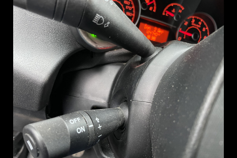 Fiat Doblò Cargo 1.6 MJ L2H1 Maxi Airco - Achteruitrijcamera - Navigatie - Cruise control - 3 zitplaatsen - Zijschuifdeur rechts - Tussenschot volledig - Elektrische ramen voor - Bluetooth - Stuur multifunctioneel - Radio