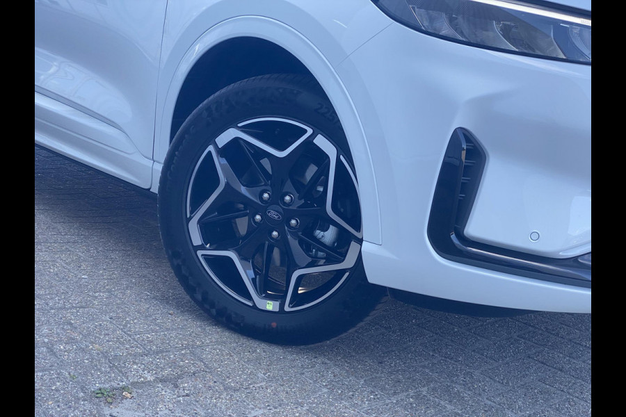 Ford Kuga 2.5 PHEV ST-Line 243 pk | Driver Assistance Pack | Wegklapbare trekhaak | 2.100 kg trekgewicht! | Winterpakket | 19 inch Licht metalen Velgen | €6.000,- prijsvoordeel!