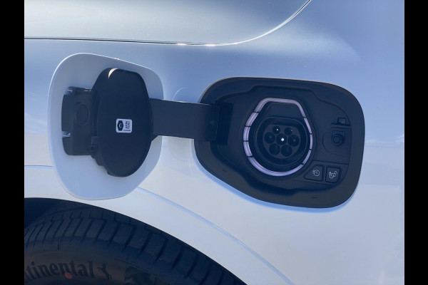 Ford Kuga 2.5 PHEV ST-Line 243 pk | Driver Assistance Pack | Wegklapbare trekhaak | 2.100 kg trekgewicht! | Winterpakket | 19 inch Licht metalen Velgen | €6.000,- prijsvoordeel!