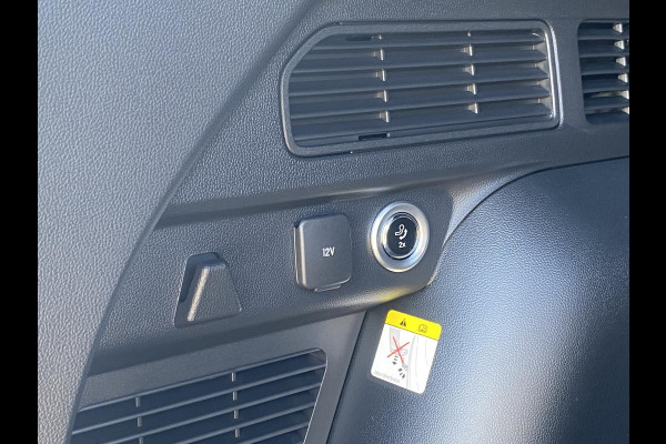 Ford Kuga 2.5 PHEV ST-Line 243 pk | Driver Assistance Pack | Wegklapbare trekhaak | 2.100 kg trekgewicht! | Winterpakket | 19 inch Licht metalen Velgen | €6.000,- prijsvoordeel!