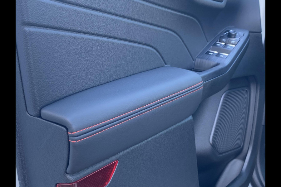 Ford Kuga 2.5 PHEV ST-Line 243 pk | Driver Assistance Pack | Wegklapbare trekhaak | 2.100 kg trekgewicht! | Winterpakket | 19 inch Licht metalen Velgen | €6.000,- prijsvoordeel!