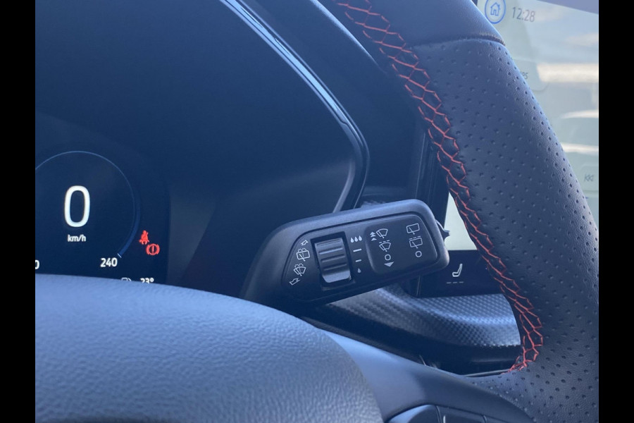 Ford Kuga 2.5 PHEV ST-Line 243 pk | Driver Assistance Pack | Wegklapbare trekhaak | 2.100 kg trekgewicht! | Winterpakket | 19 inch Licht metalen Velgen | €6.000,- prijsvoordeel!