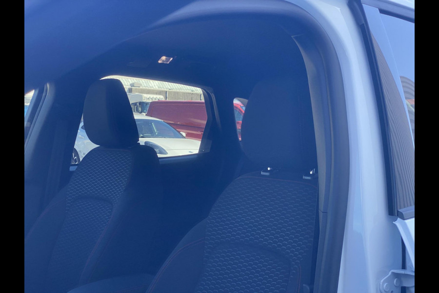 Ford Kuga 2.5 PHEV ST-Line 243 pk | Driver Assistance Pack | Wegklapbare trekhaak | 2.100 kg trekgewicht! | Winterpakket | 19 inch Licht metalen Velgen | €6.000,- prijsvoordeel!