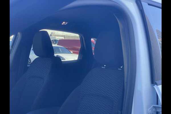 Ford Kuga 2.5 PHEV ST-Line 243 pk | Driver Assistance Pack | Wegklapbare trekhaak | 2.100 kg trekgewicht! | Winterpakket | 19 inch Licht metalen Velgen | €6.000,- prijsvoordeel!