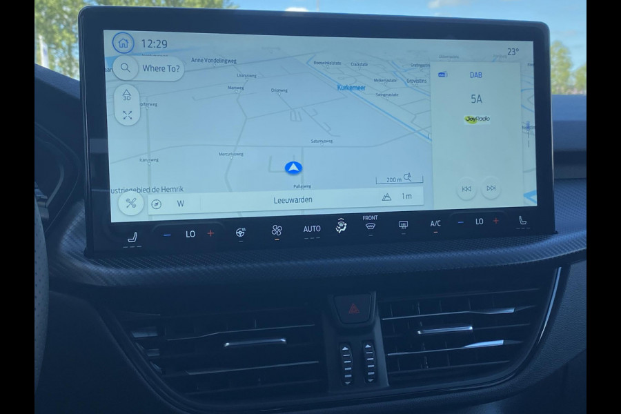 Ford Kuga 2.5 PHEV ST-Line 243 pk | Driver Assistance Pack | Wegklapbare trekhaak | 2.100 kg trekgewicht! | Winterpakket | 19 inch Licht metalen Velgen | €6.000,- prijsvoordeel!