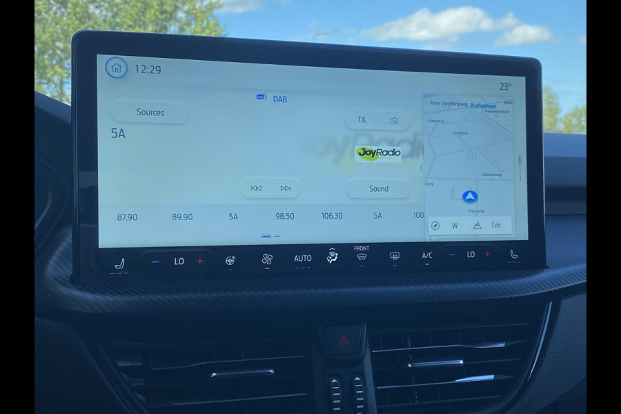 Ford Kuga 2.5 PHEV ST-Line 243 pk | Driver Assistance Pack | Wegklapbare trekhaak | 2.100 kg trekgewicht! | Winterpakket | 19 inch Licht metalen Velgen | €6.000,- prijsvoordeel!