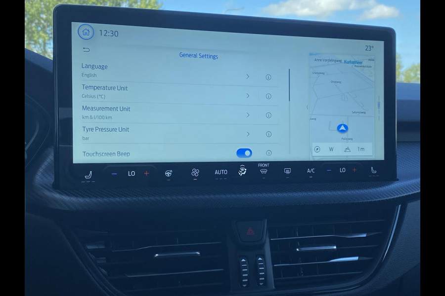 Ford Kuga 2.5 PHEV ST-Line 243 pk | Driver Assistance Pack | Wegklapbare trekhaak | 2.100 kg trekgewicht! | Winterpakket | 19 inch Licht metalen Velgen | €6.000,- prijsvoordeel!