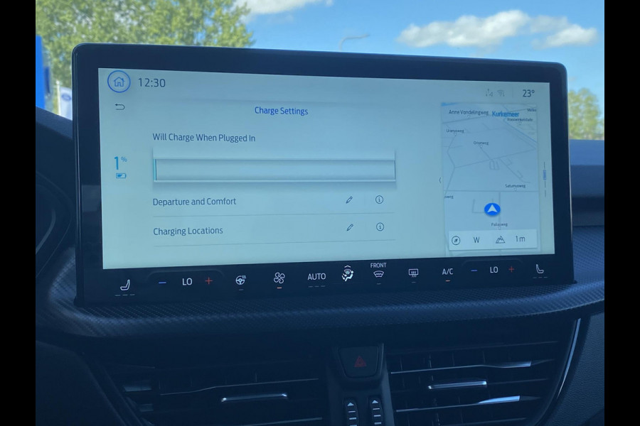 Ford Kuga 2.5 PHEV ST-Line 243 pk | Driver Assistance Pack | Wegklapbare trekhaak | 2.100 kg trekgewicht! | Winterpakket | 19 inch Licht metalen Velgen | €6.000,- prijsvoordeel!