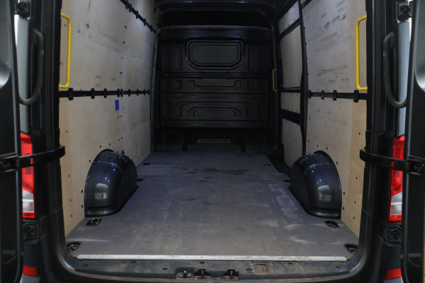 MAN TGE 35 2.0 TDI DSG 140 PK L3H3 (L2H2) 3-Zits, Airco, LED, Cruise, Camera, Apple Carplay, DAB, Trekhaak, 18''