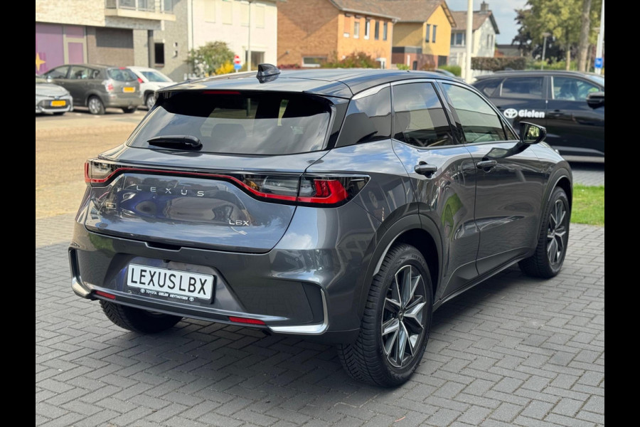 Lexus LBX 1.5 Hybrid Emotion Tech Pack | Leer, Elektrische achterklep, Keyless, Stoel + Stuurverwarming, 18 inch, Privacy glass