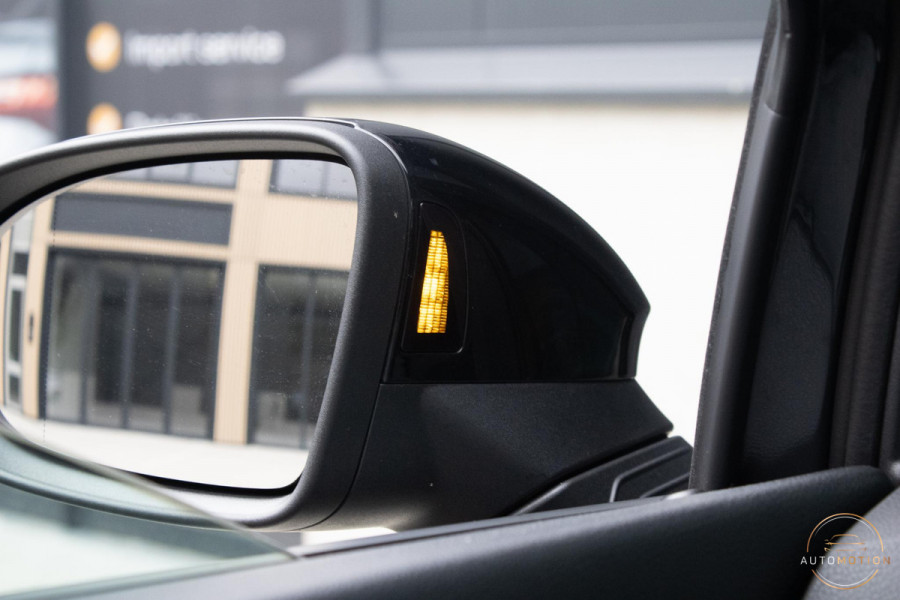 Volkswagen Golf 2.0 TSI GTI Pano Memory IQ Lights Harman Kardon