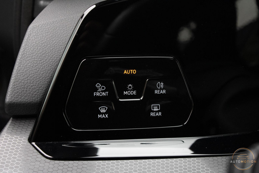 Volkswagen Golf 2.0 TSI GTI Pano Memory IQ Lights Harman Kardon