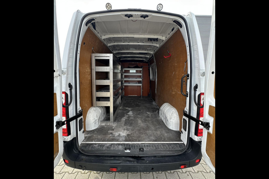 Renault Master T35 2.3 dCi 135 L3H2 LEES TEKST!