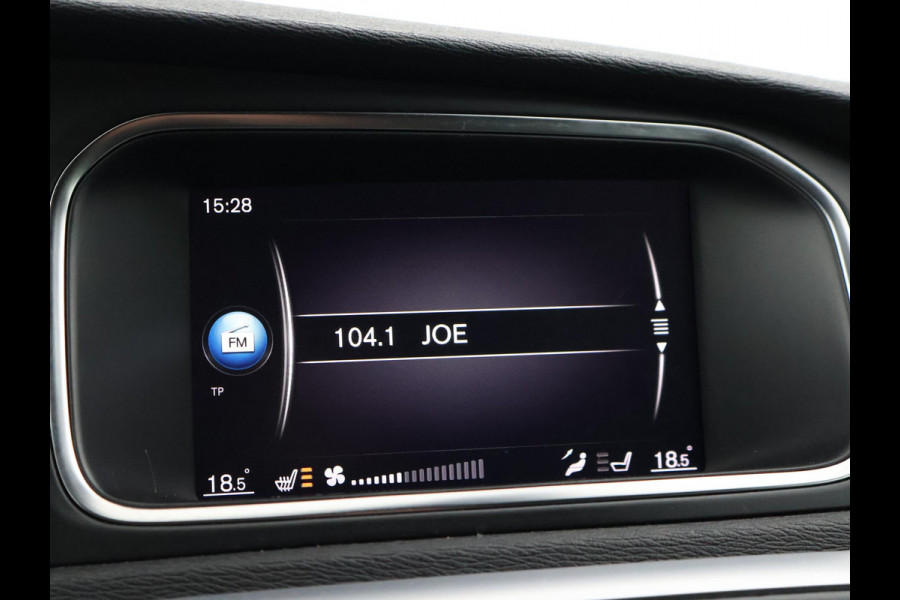 Volvo V40 2.0 T4 190 PK R-DESIGN SPORT + AFN. TREKHAAK | LED | SPORTSTOELEN | STOELVERW.