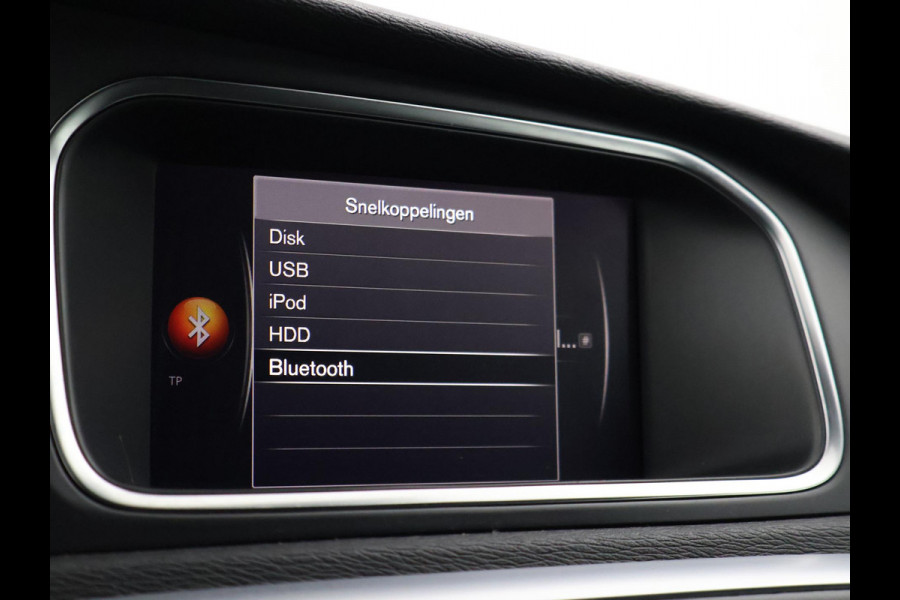 Volvo V40 2.0 T4 190 PK R-DESIGN SPORT + AFN. TREKHAAK | LED | SPORTSTOELEN | STOELVERW.