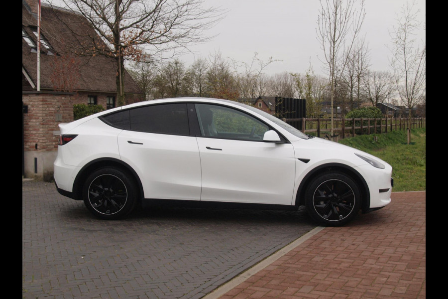 Tesla Model Y Long Range AWD 75 kWh NL-Auto | Panoramadak | 360 Camera | Full Self Driving Computer 3 | Apple Carplay |