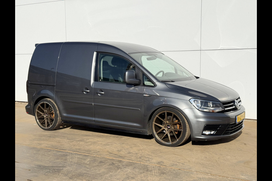 Volkswagen Caddy 2.0 TDI 102PK L1H1 19 inch Airco Cruise Control Carplay Trekhaak Maxton Design parts Navigatie Parkeersensoren