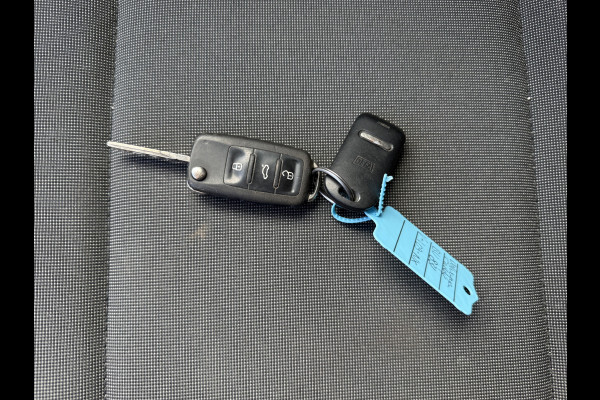 Volkswagen Caddy 2.0 TDI 102PK L1H1 19 inch Airco Cruise Control Carplay Trekhaak Maxton Design parts Navigatie Parkeersensoren
