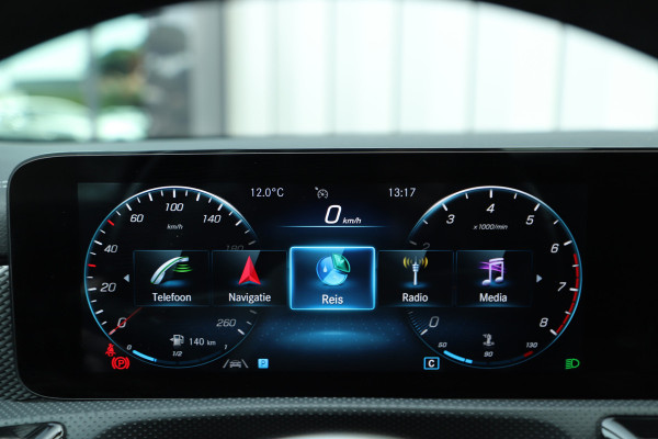 Mercedes-Benz CLA-Klasse 180 Advantage | 136PK | Panoramadak | Led | Widescreen | Carplay | Stoelverwarming | 2020.