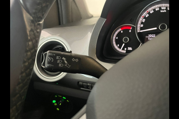 Škoda Citigo 1.0 Clever 75PK AIRCO CLIMA CRUISE STOELVERW BLUETOOTH PDC ZWART DAK SPECIAAL INTERIEUR NIEUWSTAAT