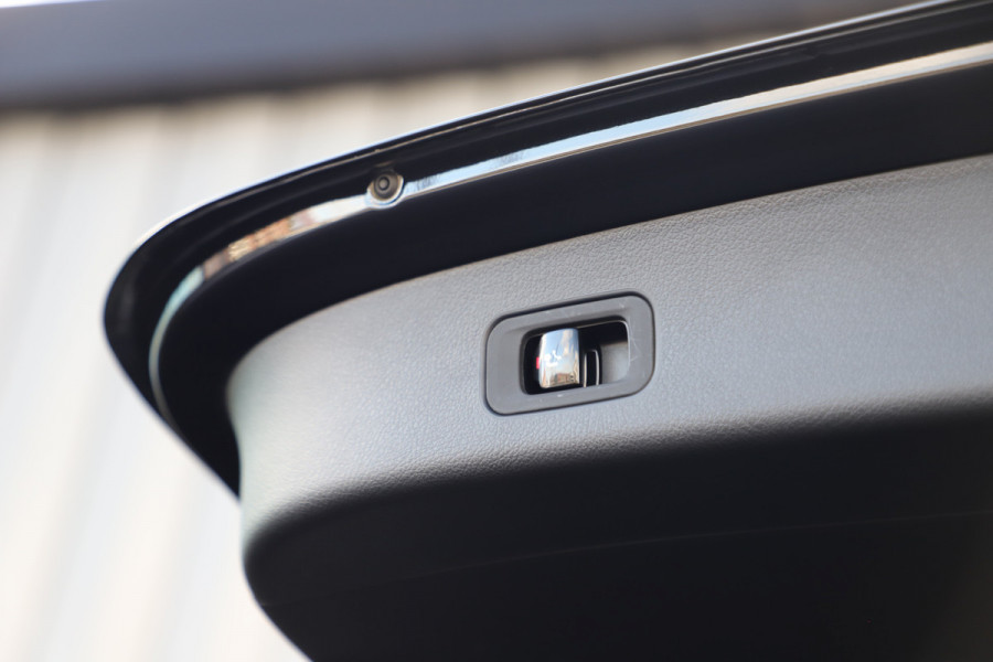 Mercedes-Benz GLC 400e AMG 4-Matic | 381PK | Achterasbesturing | Head-up | Luchtvering | Burmester | Keyless-go | Leder exclusief | Sfeerverlichti