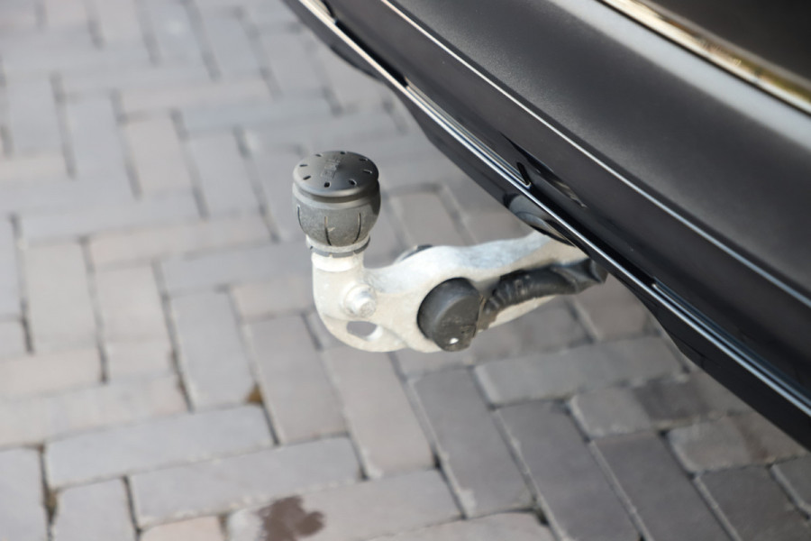 Mercedes-Benz GLC 400e AMG 4-Matic | 381PK | Achterasbesturing | Head-up | Luchtvering | Burmester | Keyless-go | Leder exclusief | Sfeerverlichti