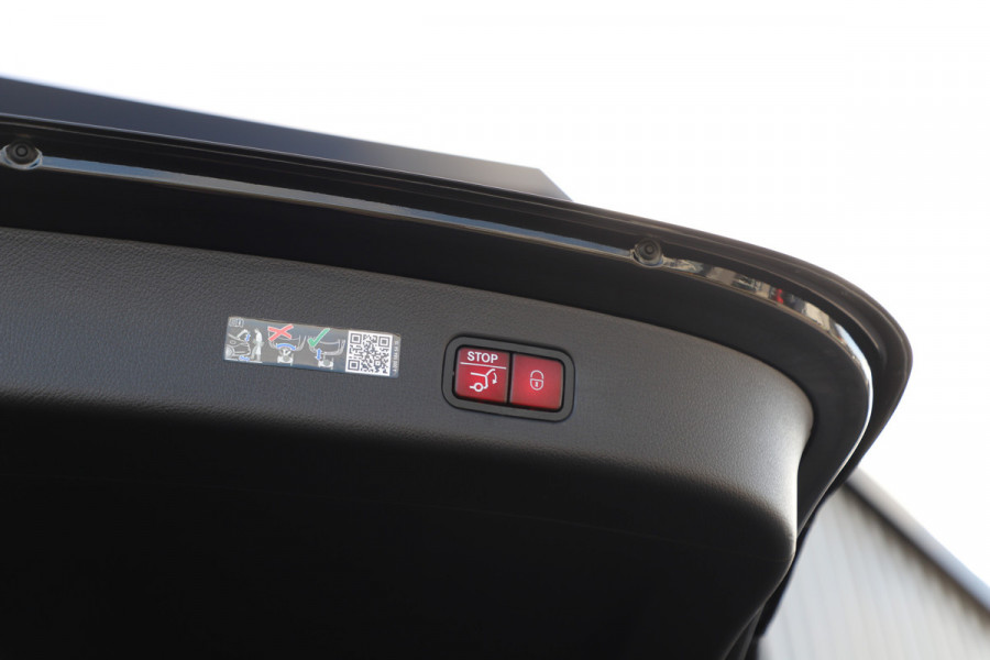 Mercedes-Benz GLC 400e AMG 4-Matic | 381PK | Achterasbesturing | Head-up | Luchtvering | Burmester | Keyless-go | Leder exclusief | Sfeerverlichti