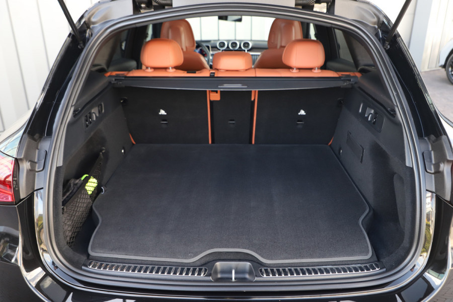 Mercedes-Benz GLC 400e AMG 4-Matic | 381PK | Achterasbesturing | Head-up | Luchtvering | Burmester | Keyless-go | Leder exclusief | Sfeerverlichti