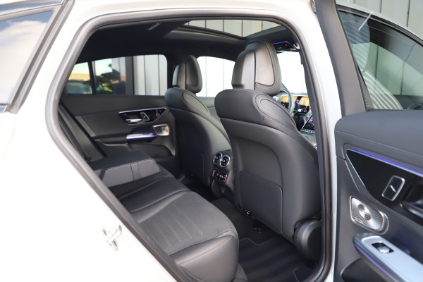 Mercedes-Benz GLC Coupé 300e AMG 4-Matic | 313PK | Head-up | Keyless-go | Burmester | Pano | Sfeerverlichting | Digital-light | Distronic+ | 2025.