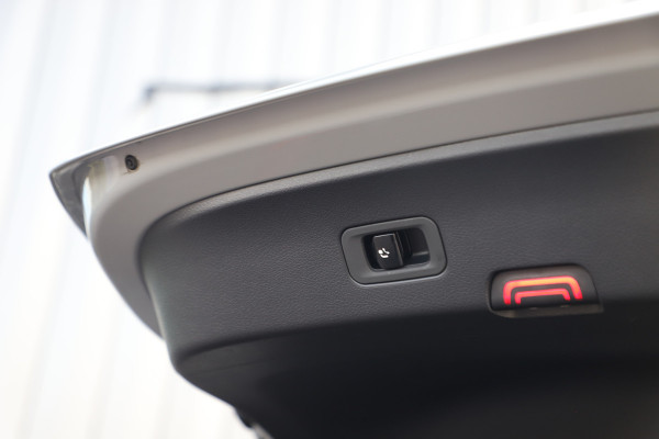 Mercedes-Benz GLC Coupé 300e AMG 4-Matic | 313PK | Head-up | Keyless-go | Burmester | Pano | Sfeerverlichting | Digital-light | Distronic+ | 2025.