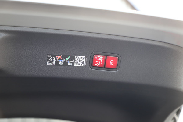 Mercedes-Benz GLC Coupé 300e AMG 4-Matic | 313PK | Head-up | Keyless-go | Burmester | Pano | Sfeerverlichting | Digital-light | Distronic+ | 2025.