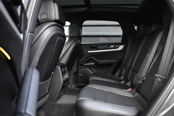 Porsche Cayenne 3.0 E-Hybrid 470pk Sport Chrono | Pano | Matrix | ACC | 21'' Wielen | Bose | Trekhaak | Orig. NL |
