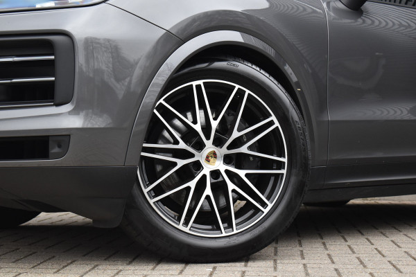 Porsche Cayenne 3.0 E-Hybrid 470pk Sport Chrono | Pano | Matrix | ACC | 21'' Wielen | Bose | Trekhaak | Orig. NL |