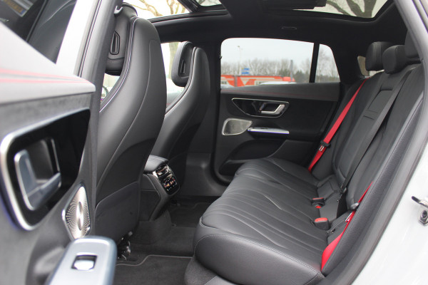 Mercedes-Benz EQE 350 AMG Line 89 kWh / SoH 95,7% / Panoramadak / Camera / Achterasbesturing / Head-up / Luxe Leder / Premium Plus-pakket / Stoelventilatie + Verwarming + Massage / Navigatie / Dodehoek / DAB / ACC