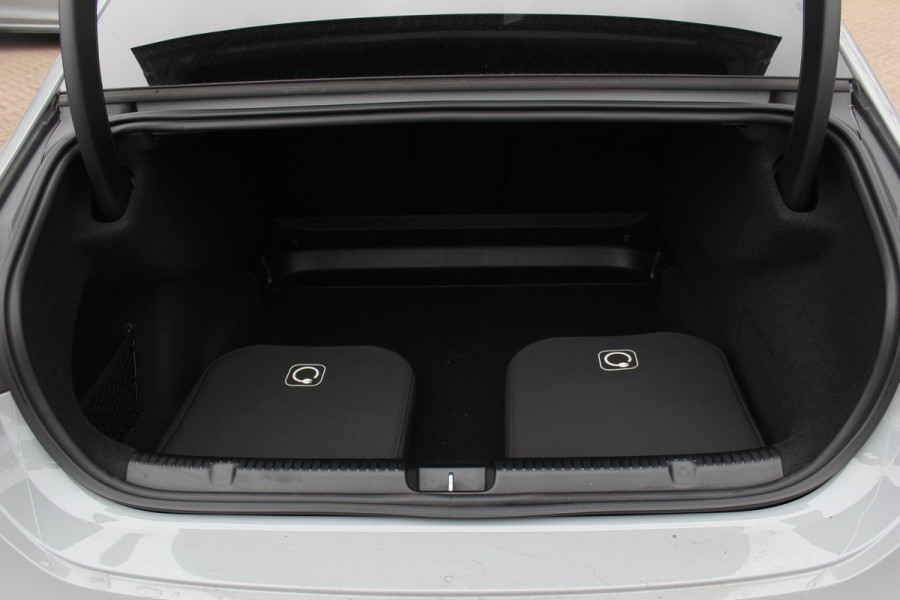 Mercedes-Benz EQE 350 AMG Line 89 kWh / SoH 95,7% / Panoramadak / Camera / Achterasbesturing / Head-up / Luxe Leder / Premium Plus-pakket / Stoelventilatie + Verwarming + Massage / Navigatie / Dodehoek / DAB / ACC