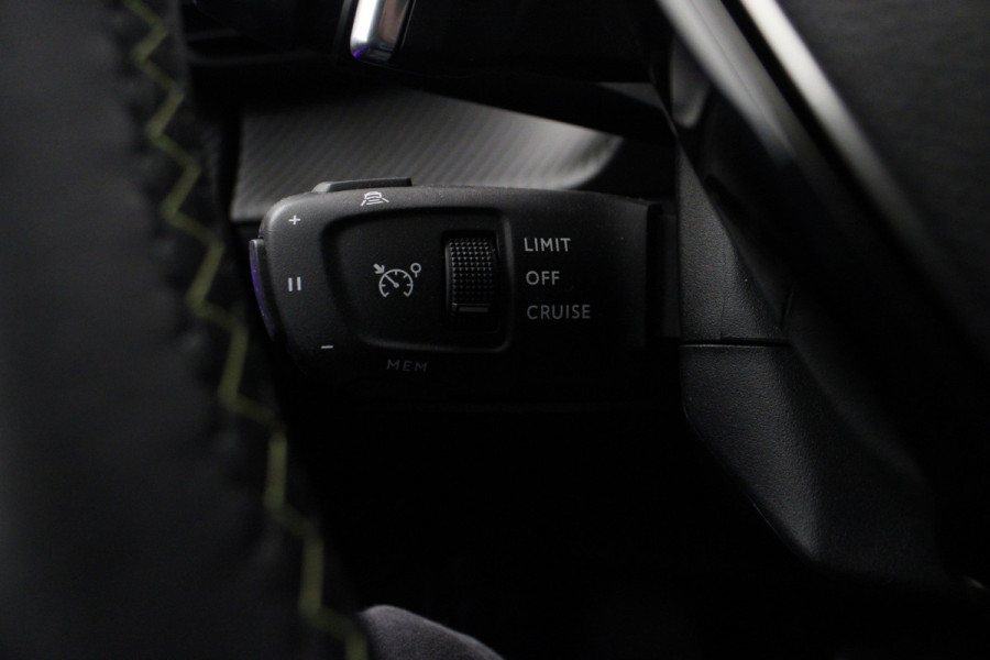 Peugeot 2008 1.2 PureTech 130 GT |Camera|Navi| *Pasen Geopend!*
