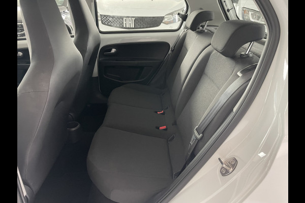 Volkswagen up! 1.0 Airco - Licht metalen velgen 16 inch - Elektrische ramen - Led verlichting - Bluetooth - Radio - Start/stop systeem - Centrale vergrendeling met afstandsbediening