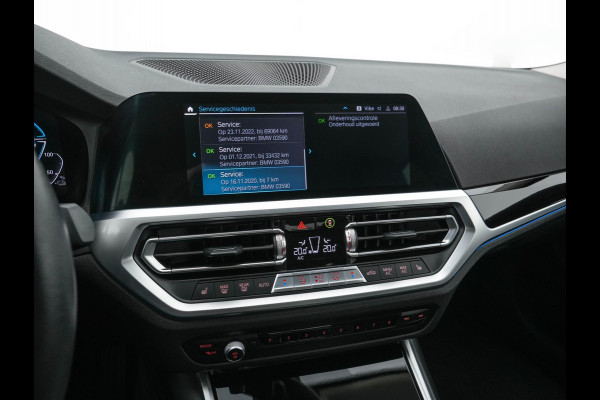 BMW 3-serie 330e eDrive Edition (Plug-In) (INCL-BTW) Aut. *LEATHER | FULL-LED | DIGI-COCKPIT | HEATED-SPORTSEATS | PRIVACYGLASS | AMBIENTLIGHT | DAB | NAVI-FULLMAP | ECC | CARPLAY | PDC | CRUI/SE | 18''ALU*