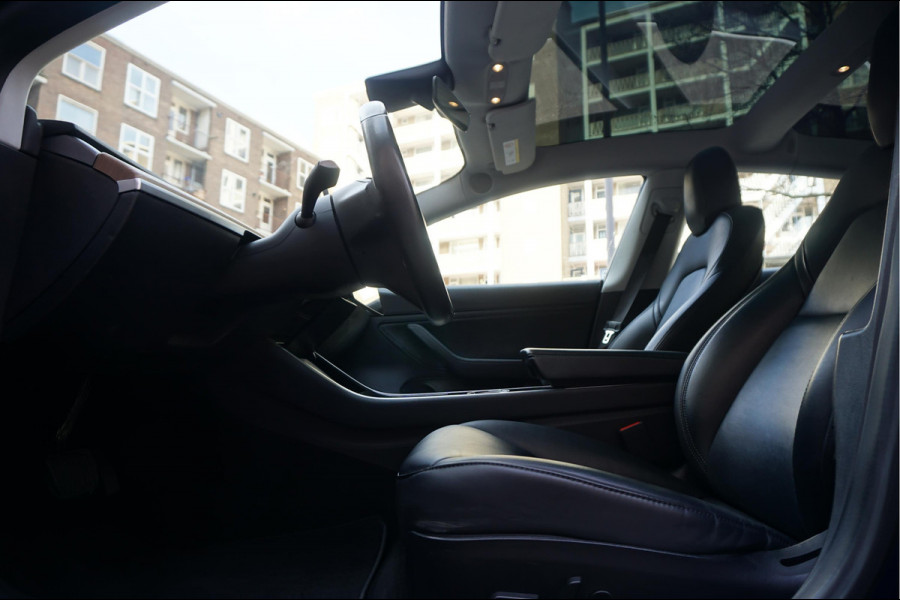Tesla Model 3 Long Range AWD 75 kWh | BTW AUTO | Orig Nederlands | Auto Pilot | Panoramadak | Prachtige staat en staat van onderhoud |