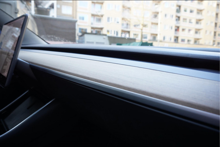 Tesla Model 3 Long Range AWD 75 kWh | BTW AUTO | Orig Nederlands | Auto Pilot | Panoramadak | Prachtige staat en staat van onderhoud |