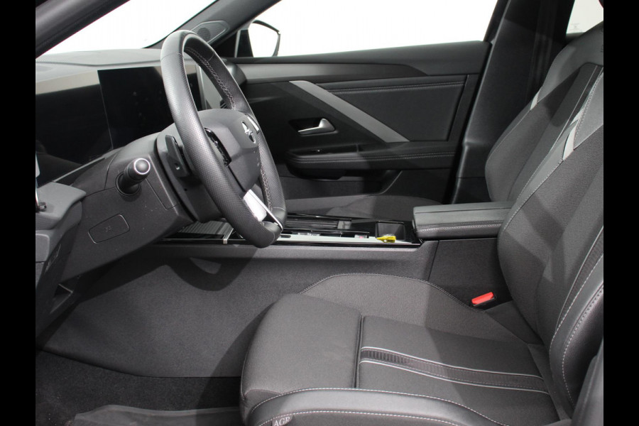 Opel Astra 1.2 Automaat GS Line | Climate control | Adaptive cruise control | LED | Voorstoelen verwarmd | Stuurwiel verwarmd | Achteruitrij camera 360* | Sfeer verlichting | Apple carplay/ Android auto