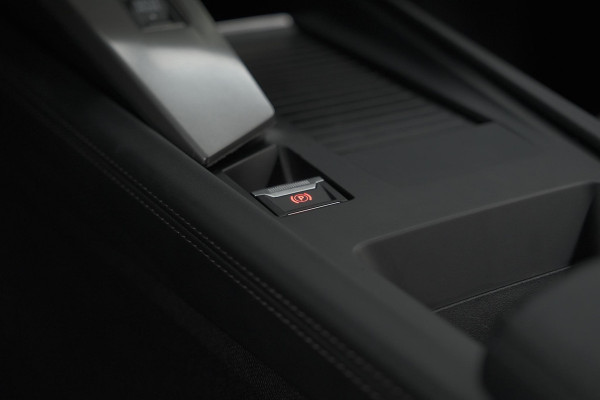 Peugeot 408 Hybrid 136 e-DCS6 Allure | 360 Camera | Navigatie