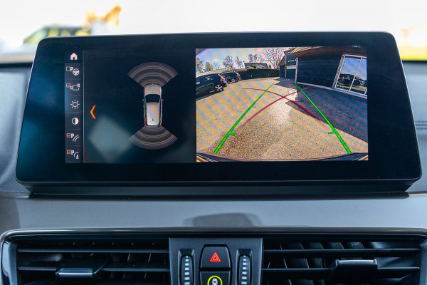 BMW X1 SDrive20i Nedcar Edition Panoramadak I Leder I Sportstoelen I Head Up I Camera I Led I Trekhaak I BTW
