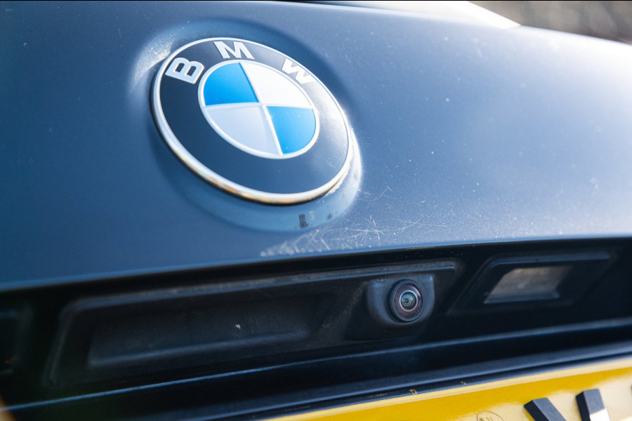 BMW X1 SDrive20i Nedcar Edition Panoramadak I Leder I Sportstoelen I Head Up I Camera I Led I Trekhaak I BTW